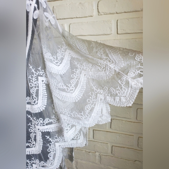 C+D+M White Lace Floral Beach Coverup Size Large Boho NWT - Picture 9 of 11